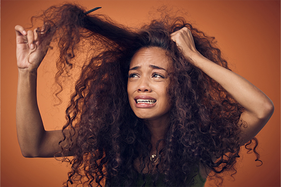 Les mythes autour des cheveux gris 