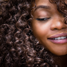 Cheveux afros le soin profond