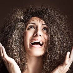 LES CHEVEUX MOUSSEUX ? MAIS QUE FAIRE ? 